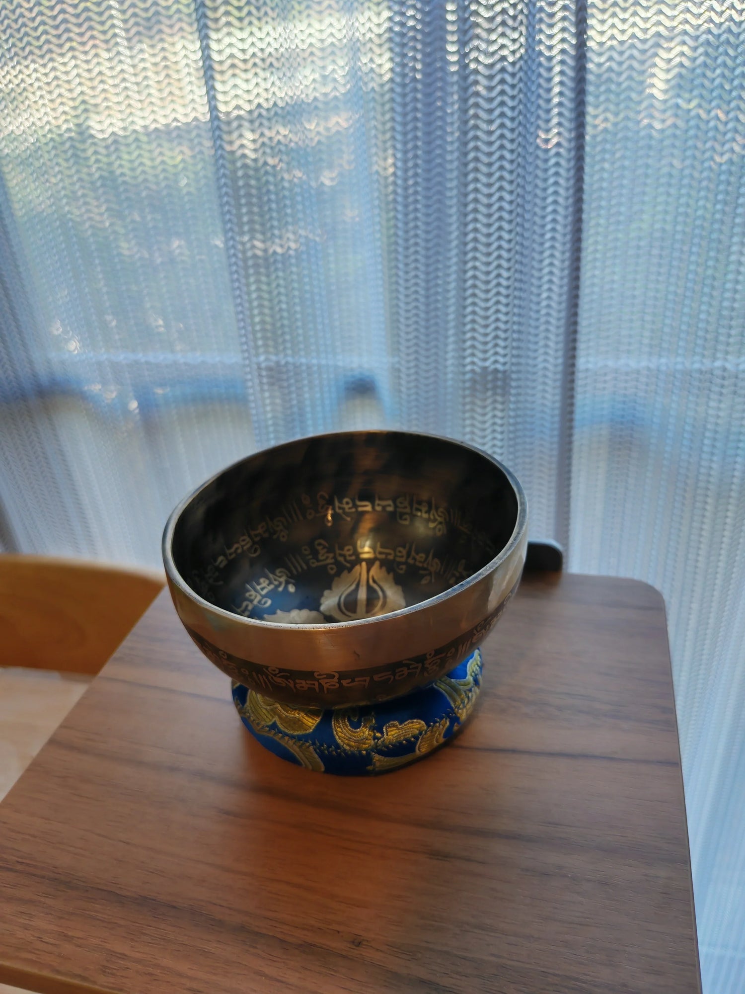 Tibetan Singing Bowl Frequencies Explained: 432Hz vs 528Hz for Chakra Healing (Buyer's Guide 2026)