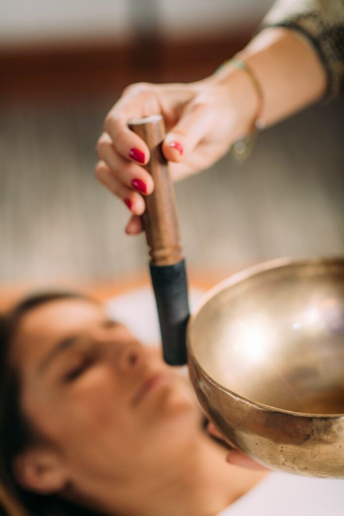 Healing with Singing Bowls: Discover the Benefits and How to Start